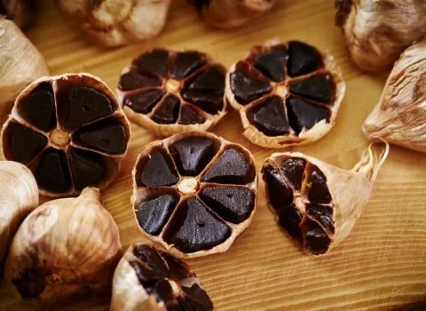 تصویر 4 از قیمت سیر سیاه در ایران + خرید باور نکردنی